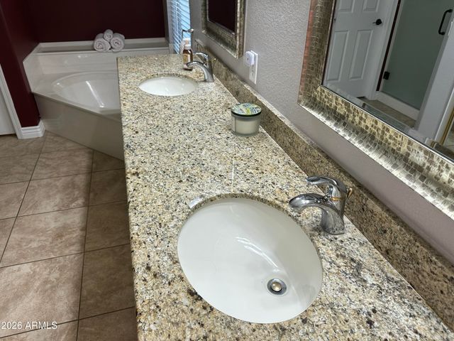 8914 W WESCOTT Drive W, Peoria, AZ 85382