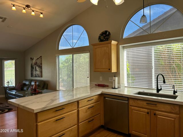 8914 W WESCOTT Drive W, Peoria, AZ 85382