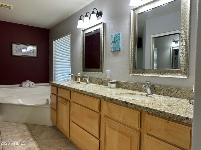 8914 W WESCOTT Drive W, Peoria, AZ 85382