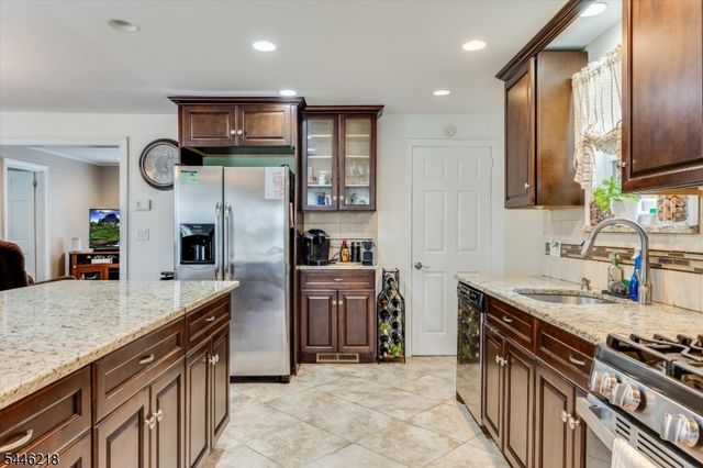 23 Bolten Pl, Bloomfield Twp., NJ 07003