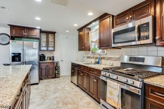 23 Bolten Pl, Bloomfield Twp., NJ 07003