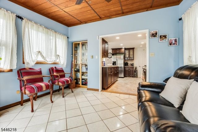 23 Bolten Pl, Bloomfield Twp., NJ 07003