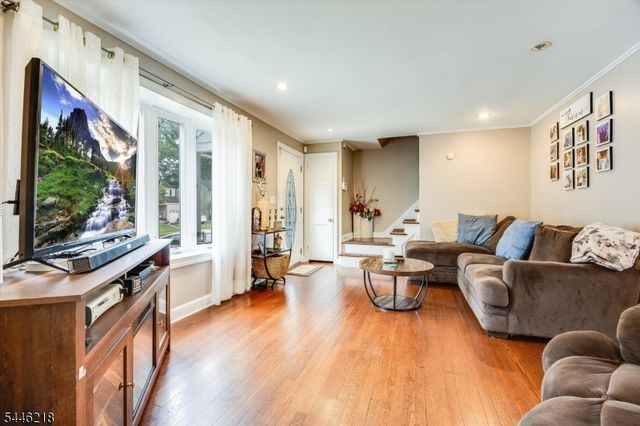 23 Bolten Pl, Bloomfield Twp., NJ 07003