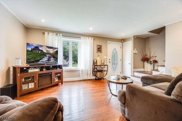 23 Bolten Pl, Bloomfield Twp., NJ 07003