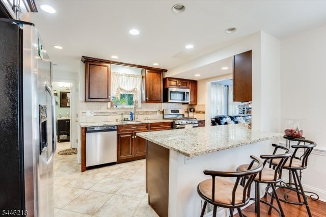 23 Bolten Pl, Bloomfield Twp., NJ 07003