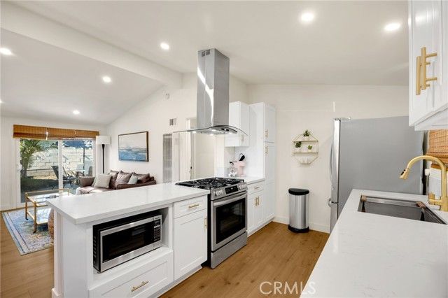 868 Towne, Costa Mesa, CA 92627