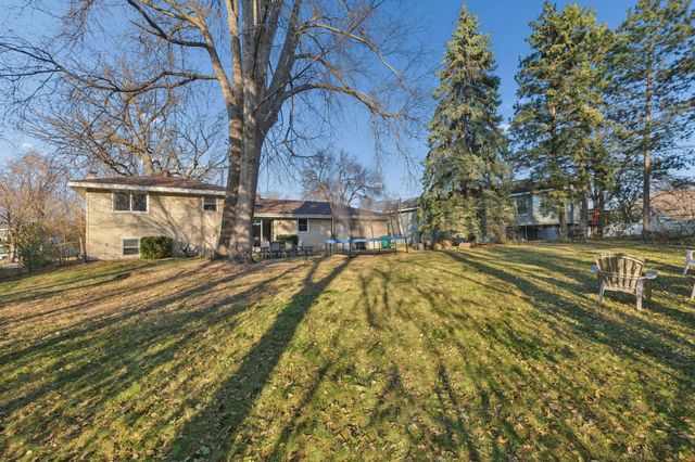 3725 80th Avenue N, Brooklyn Park, MN 55443