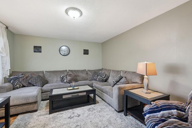 3725 80th Avenue N, Brooklyn Park, MN 55443