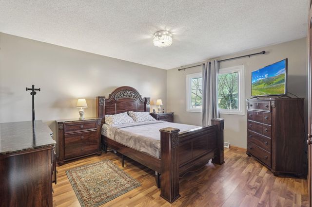 3725 80th Avenue N, Brooklyn Park, MN 55443