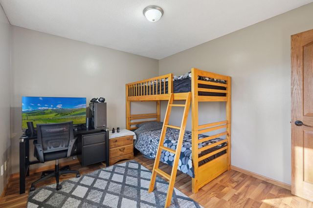 3725 80th Avenue N, Brooklyn Park, MN 55443