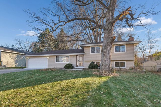 3725 80th Avenue N, Brooklyn Park, MN 55443