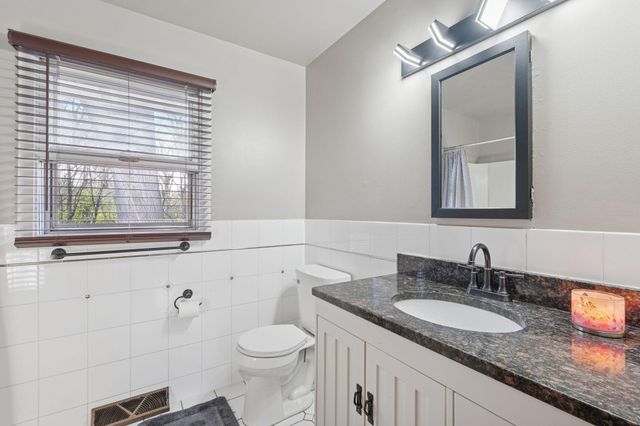 3725 80th Avenue N, Brooklyn Park, MN 55443