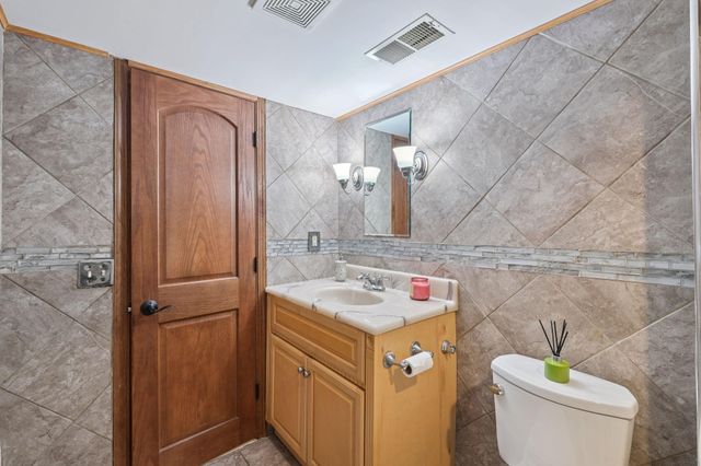 3725 80th Avenue N, Brooklyn Park, MN 55443