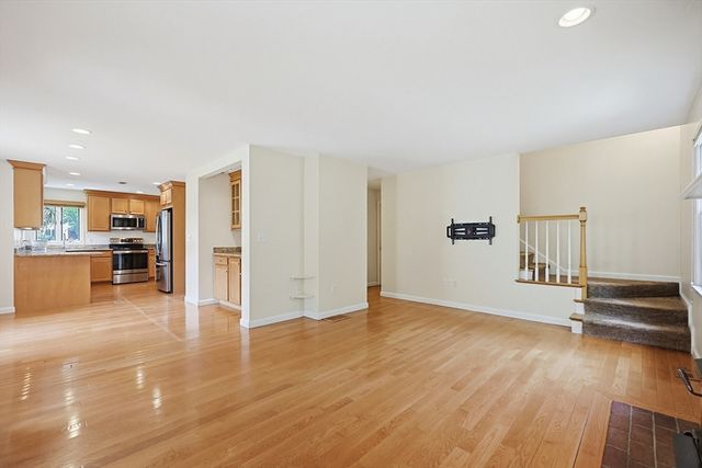 6 Oakwood Ct., Framingham, MA 01701