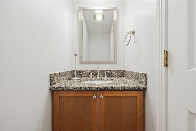 6 Oakwood Ct., Framingham, MA 01701