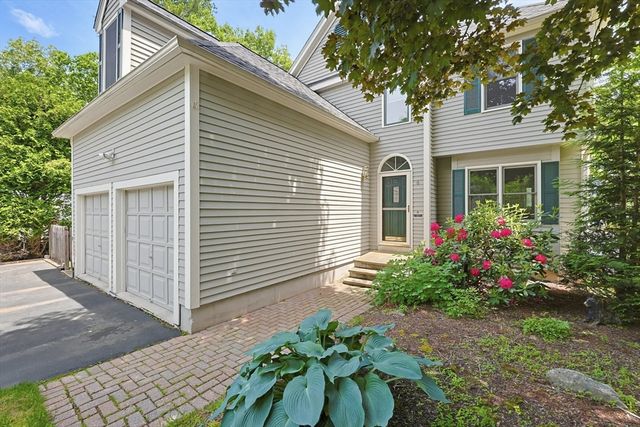 6 Oakwood Ct., Framingham, MA 01701