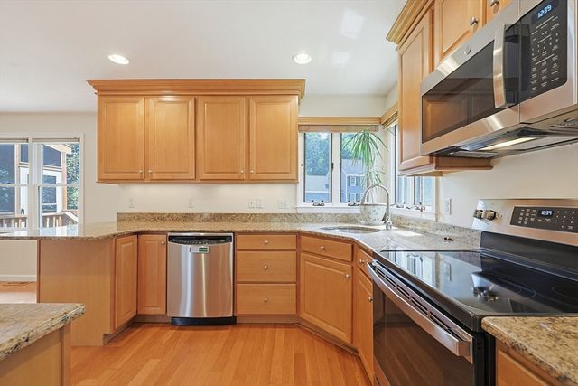 6 Oakwood Ct., Framingham, MA 01701