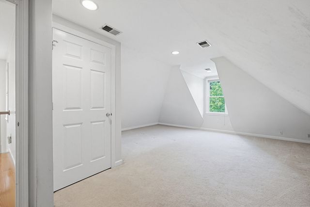 6 Oakwood Ct., Framingham, MA 01701