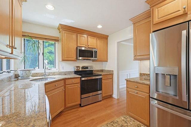 6 Oakwood Ct., Framingham, MA 01701
