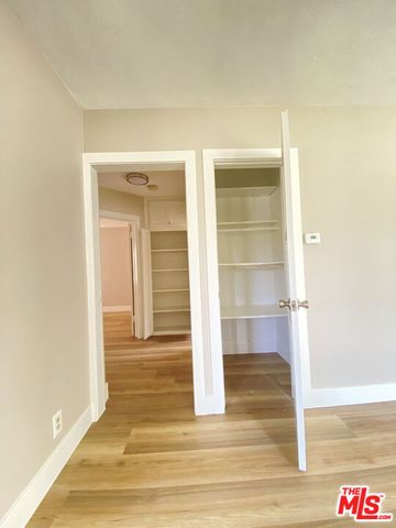 2620 S Barrington Avenue, Los Angeles, CA 90064