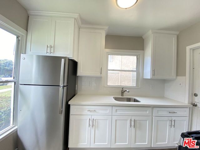 2620 S Barrington Avenue, Los Angeles, CA 90064
