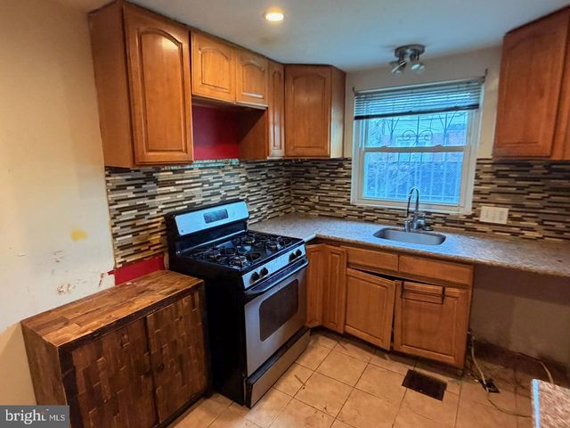 8216 BAYARD ST, Philadelphia, PA 19150