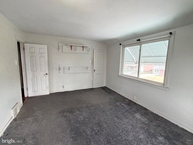 8216 BAYARD ST, Philadelphia, PA 19150