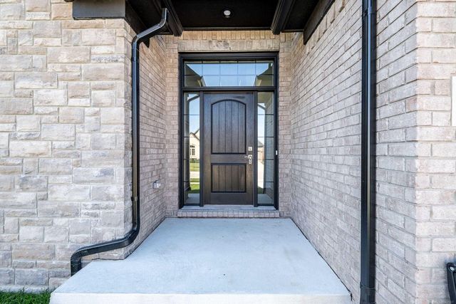 49259 Langford Drive, Macomb, MI 48044