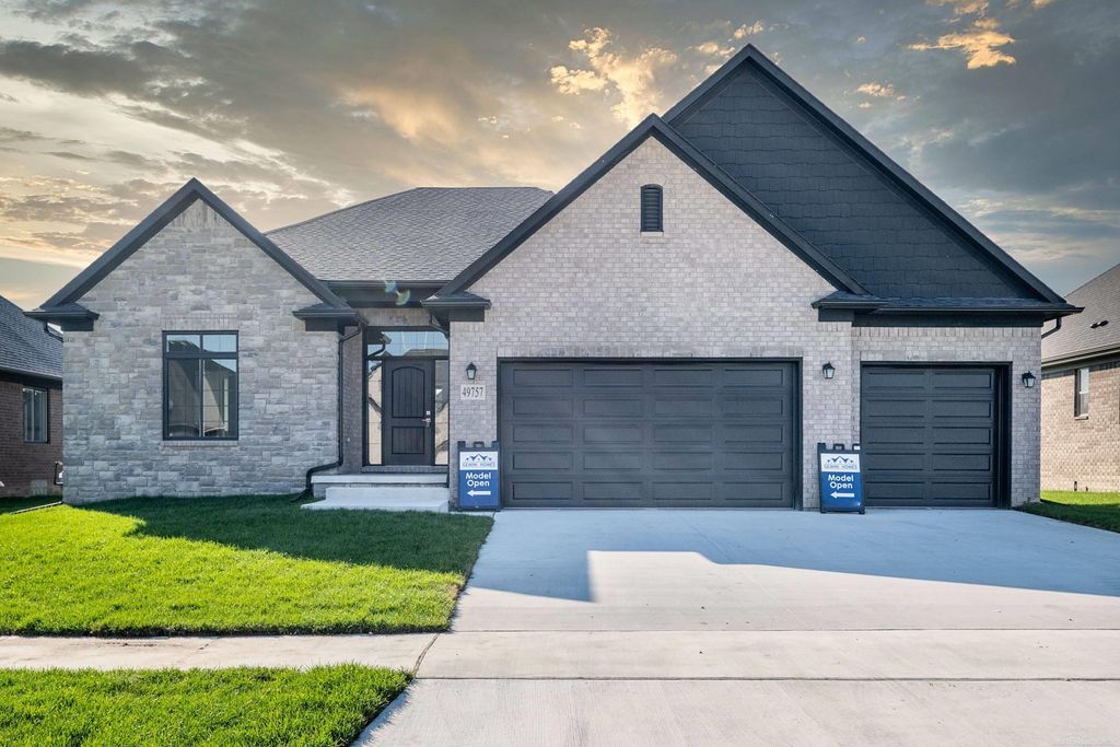 49259 Langford Drive, Macomb, MI 48044