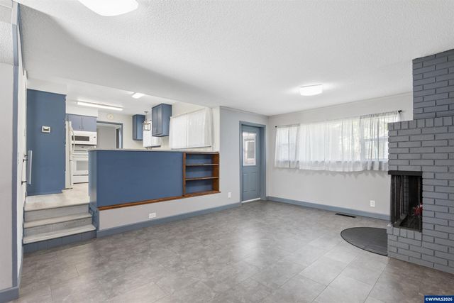 389 Maxwell Rd, Eugene, OR 97404