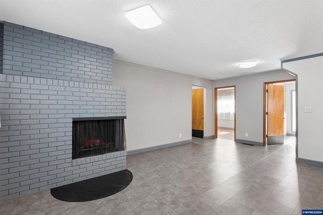 389 Maxwell Rd, Eugene, OR 97404