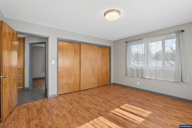 389 Maxwell Rd, Eugene, OR 97404
