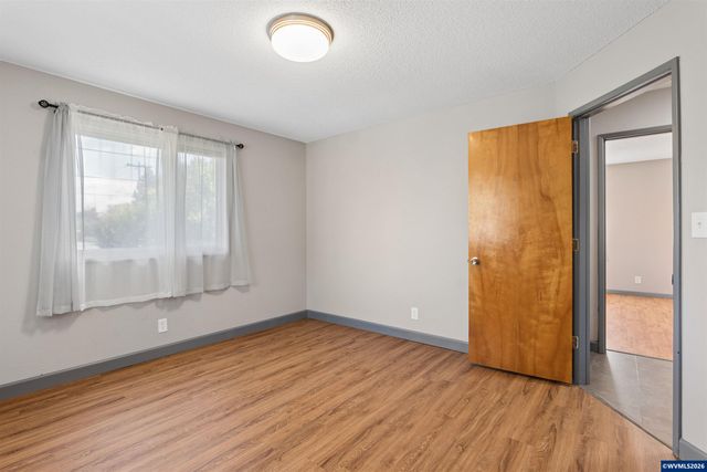 389 Maxwell Rd, Eugene, OR 97404