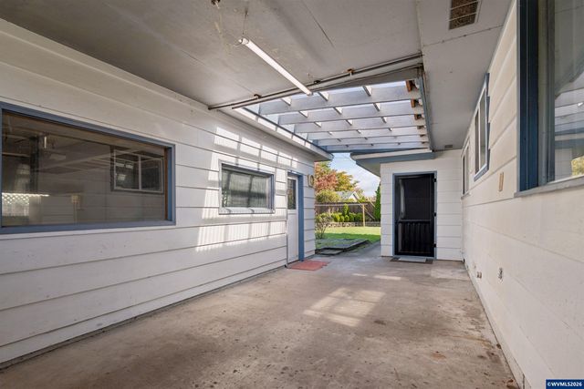 389 Maxwell Rd, Eugene, OR 97404