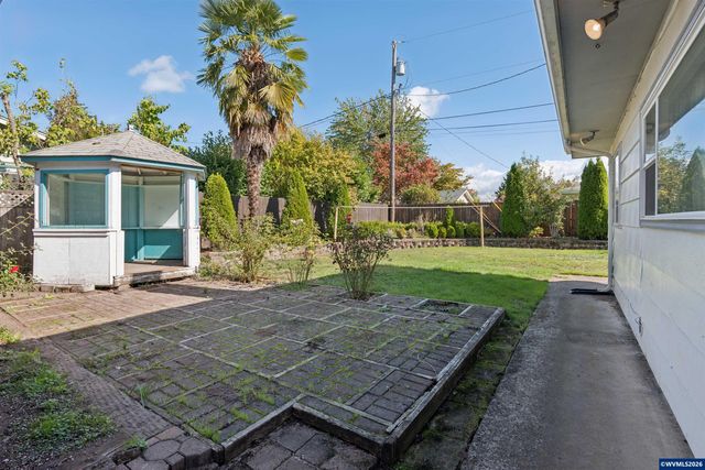 389 Maxwell Rd, Eugene, OR 97404