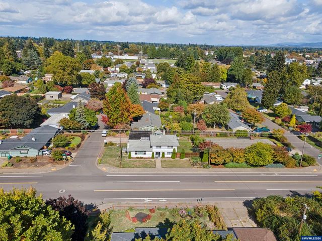 389 Maxwell Rd, Eugene, OR 97404