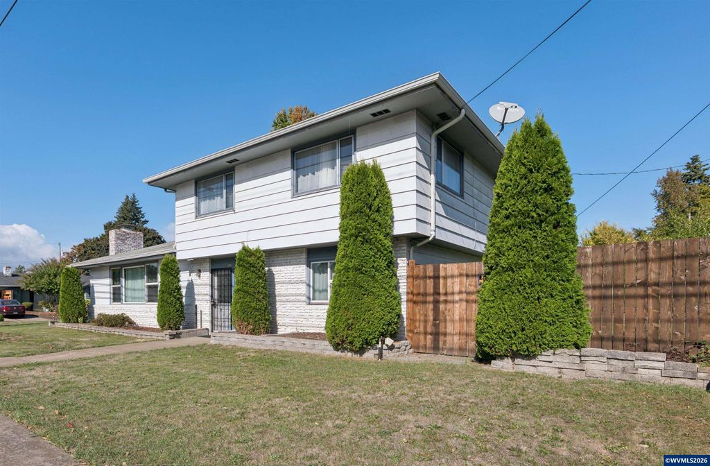 389 Maxwell Rd, Eugene, OR 97404