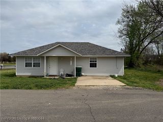 200 E Scott Avenue, Sallisaw, OK 74955