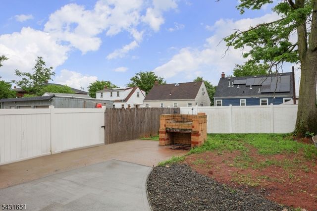 16 E 19Th St, Linden City, NJ 07036