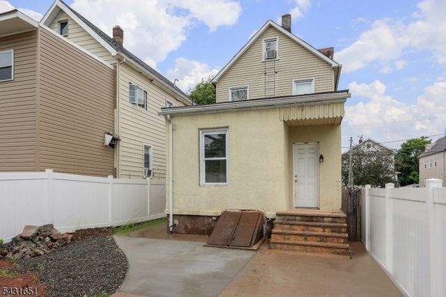 16 E 19Th St, Linden City, NJ 07036