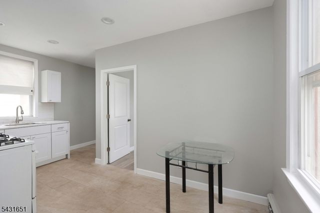 16 E 19Th St, Linden City, NJ 07036