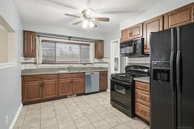 32260 Linderman Avenue, Warren, MI 48093