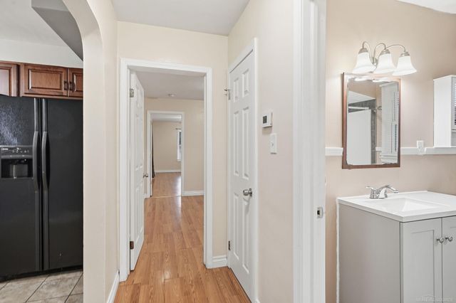 32260 Linderman Avenue, Warren, MI 48093