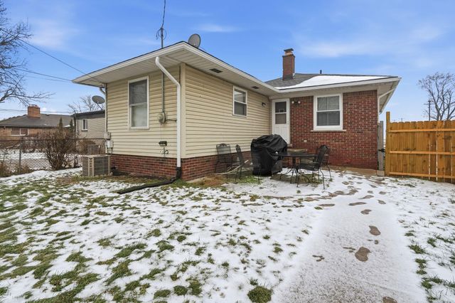 32260 Linderman Avenue, Warren, MI 48093