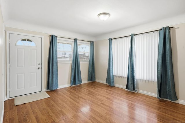 32260 Linderman Avenue, Warren, MI 48093