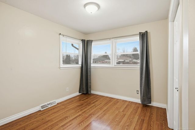 32260 Linderman Avenue, Warren, MI 48093