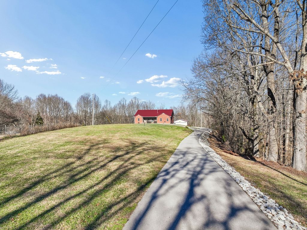 9200 Dobbs Cemetery Rd, Baxter, TN 38544
