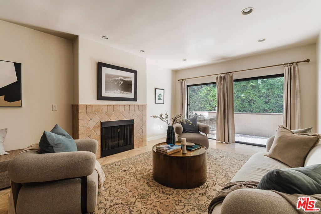 2332 Fox Hills Drive 103, Los Angeles, CA 90064 — photo 2