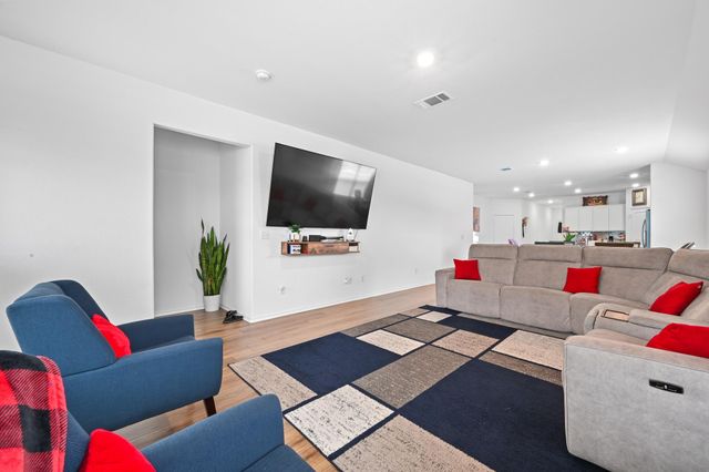 145 Patagonia, Kyle, TX 78640