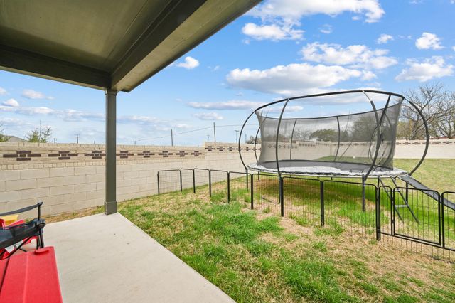 145 Patagonia, Kyle, TX 78640